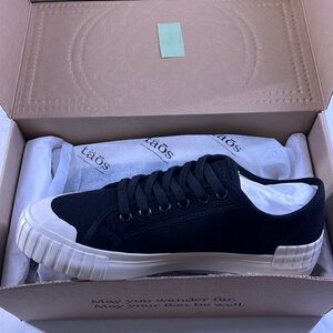 Taos One Vision Black Womens Sneaker US Size 7.5 -New with Box